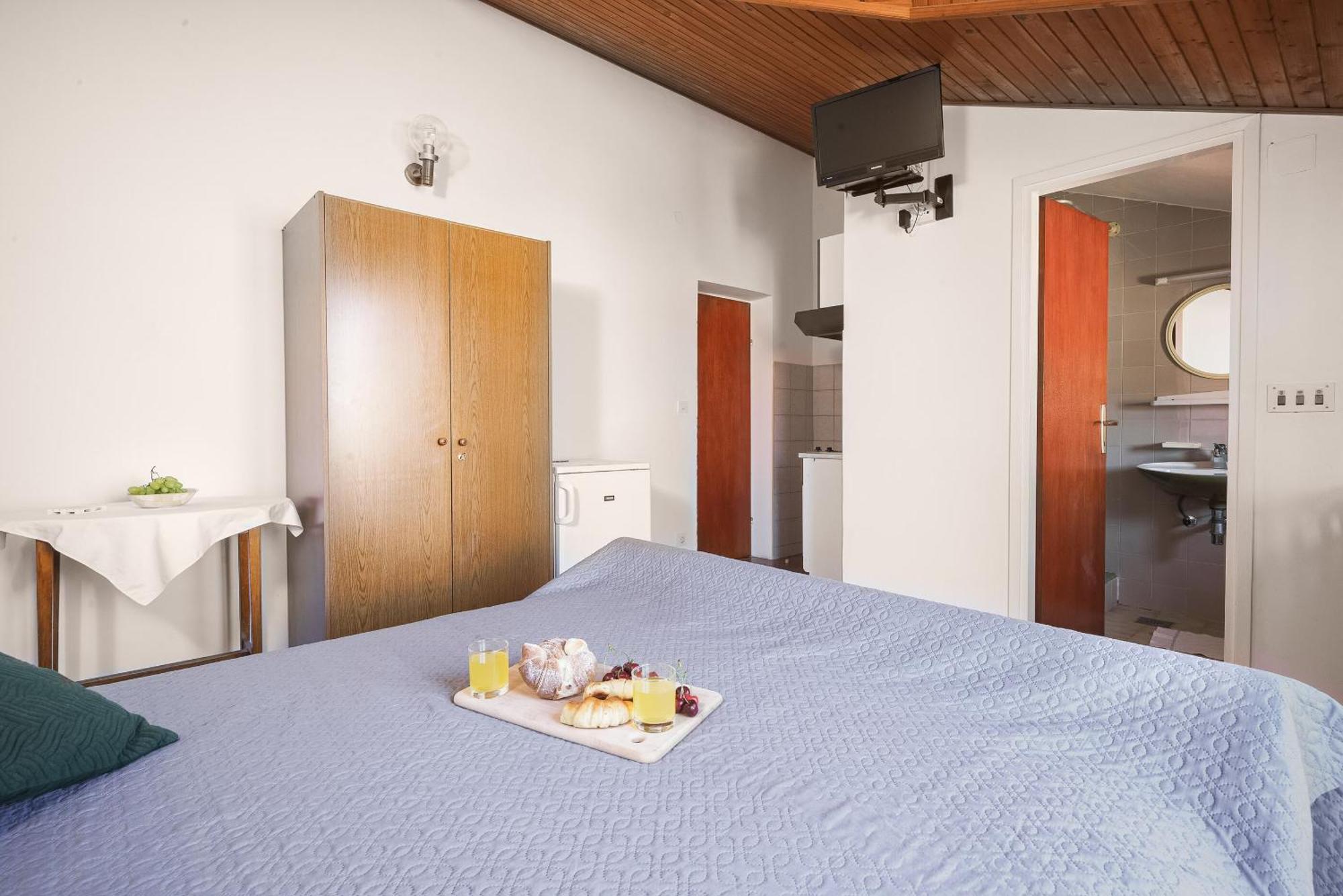 Apartment And Rooms Mrkovic Водице Экстерьер фото